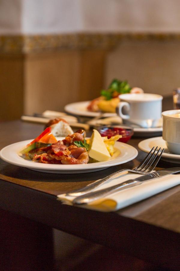 Wirtshaus & Hotel Goldener Greif Edelsfeld Екстер'єр фото