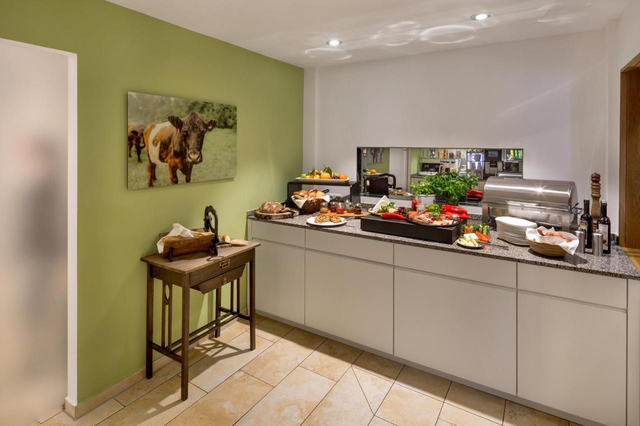 Wirtshaus & Hotel Goldener Greif Edelsfeld Екстер'єр фото