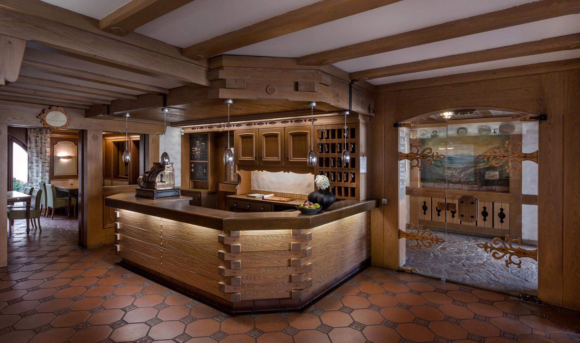 Wirtshaus & Hotel Goldener Greif Edelsfeld Екстер'єр фото