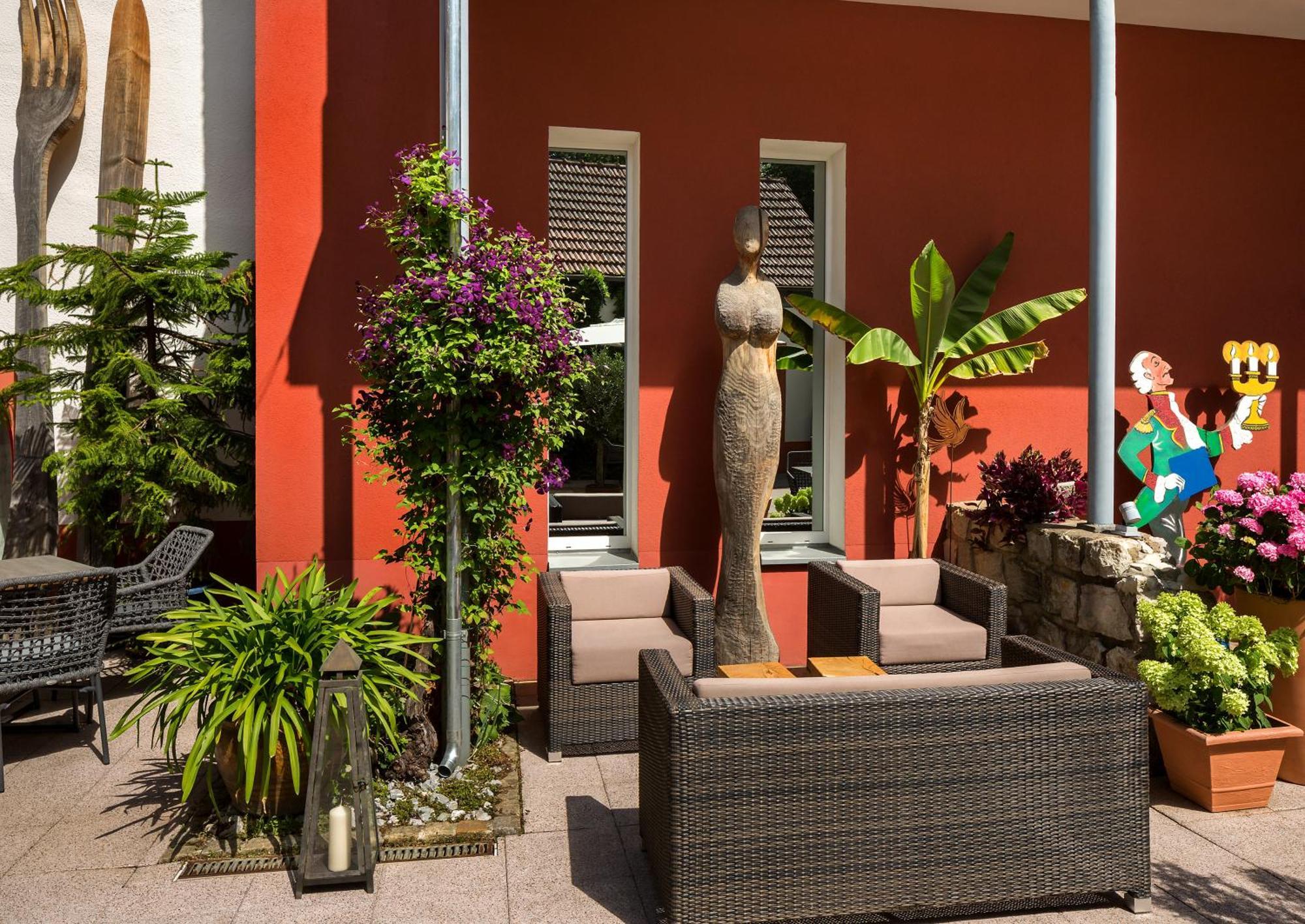 Wirtshaus & Hotel Goldener Greif Edelsfeld Екстер'єр фото